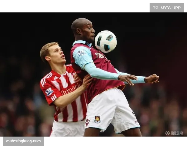 西汉姆联四球大胜狼队 凭借关键胜利暂时逃离降级区